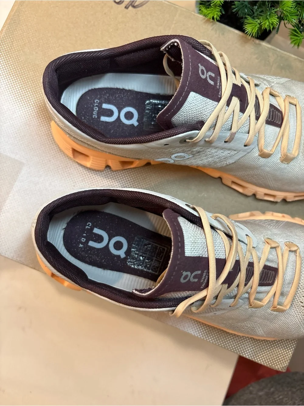 On Cloud Cloud X women’s size 8.5 Running Shoes